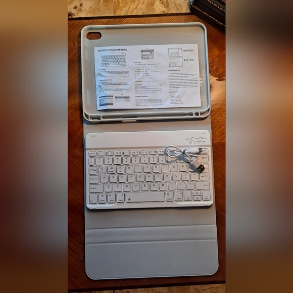 ⌨️ Wireless Keyboard Case - Picture 7 of 12